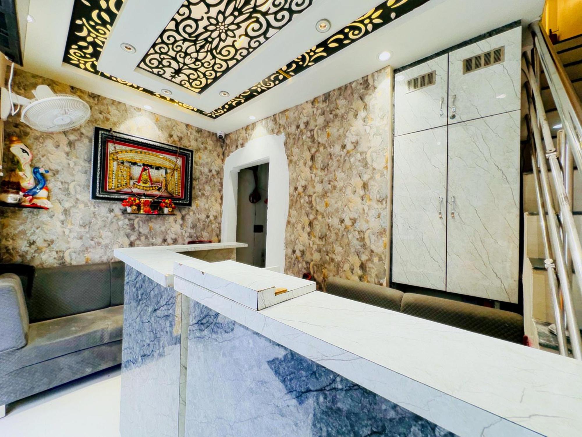 Hotel Hariom Palace Ujaim Exterior foto