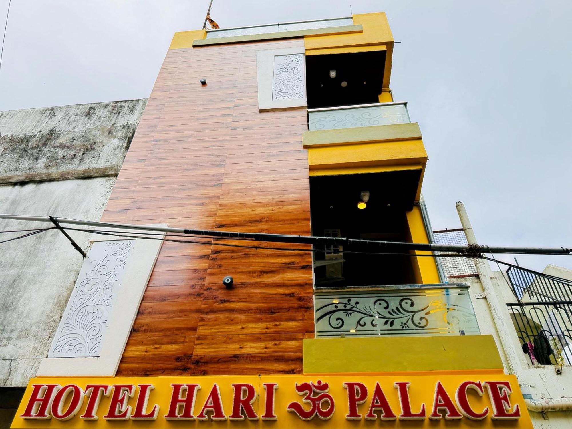 Hotel Hariom Palace Ujaim Exterior foto